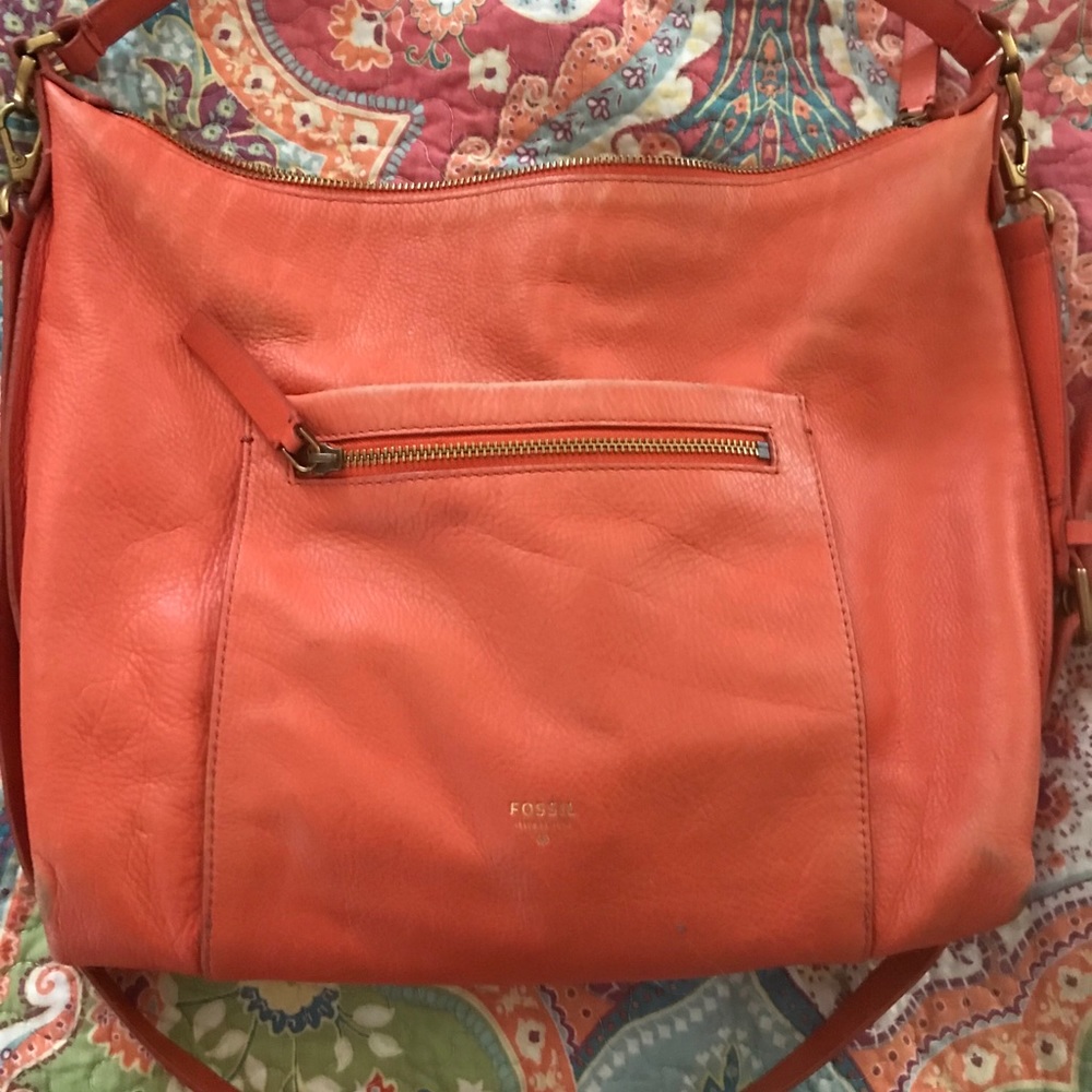 Orange Fossil purse with crossbody strap